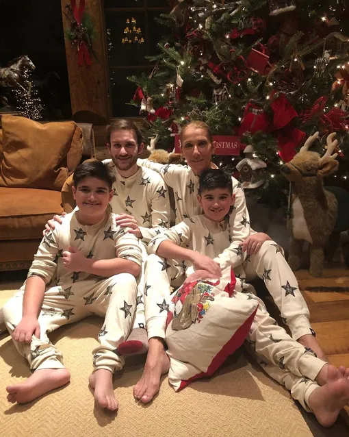 Селин Дион с тремя сыновьями на Рождество