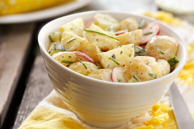 Картофельный салат с огурцами: простой рецепт от Лики Длугач
