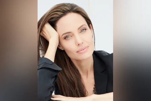 Анджелина Джоли стала амбассадором программы «От женщин — пчелам»
