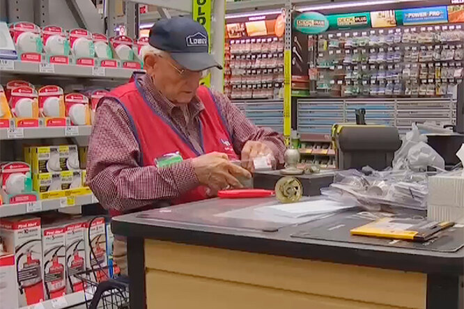 «Я планировал умереть в 80 лет». 91-летний ветеран Второй мировой войны сделал карьеру в строительном магазине