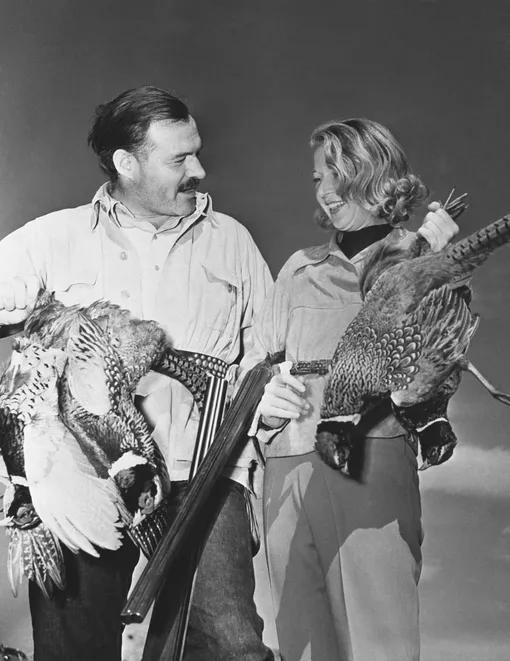 Марта Геллхорн и Эрнест Хемингуэй на охоте в Сан-Валли