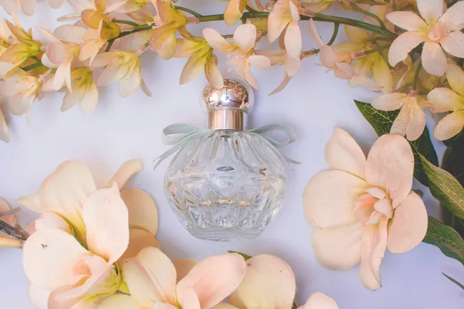 В поисках «своего» аромата: как правильно смешивать несколько парфюмов