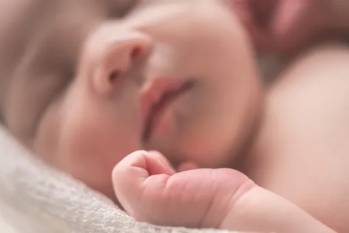 Исследование показало: колыбельные помогают новорожденным в интенсивной терапии