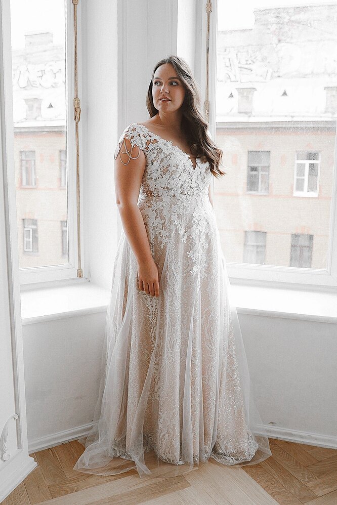 Кружевное платье plus size ENN Кружевное платье plus size ENN