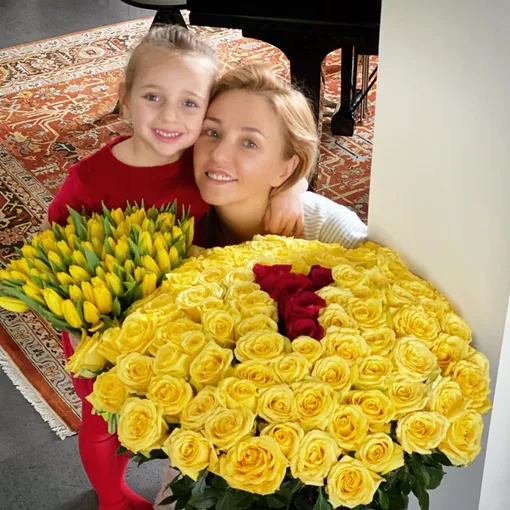 Татьяна Навка с младшей дочерью Надей