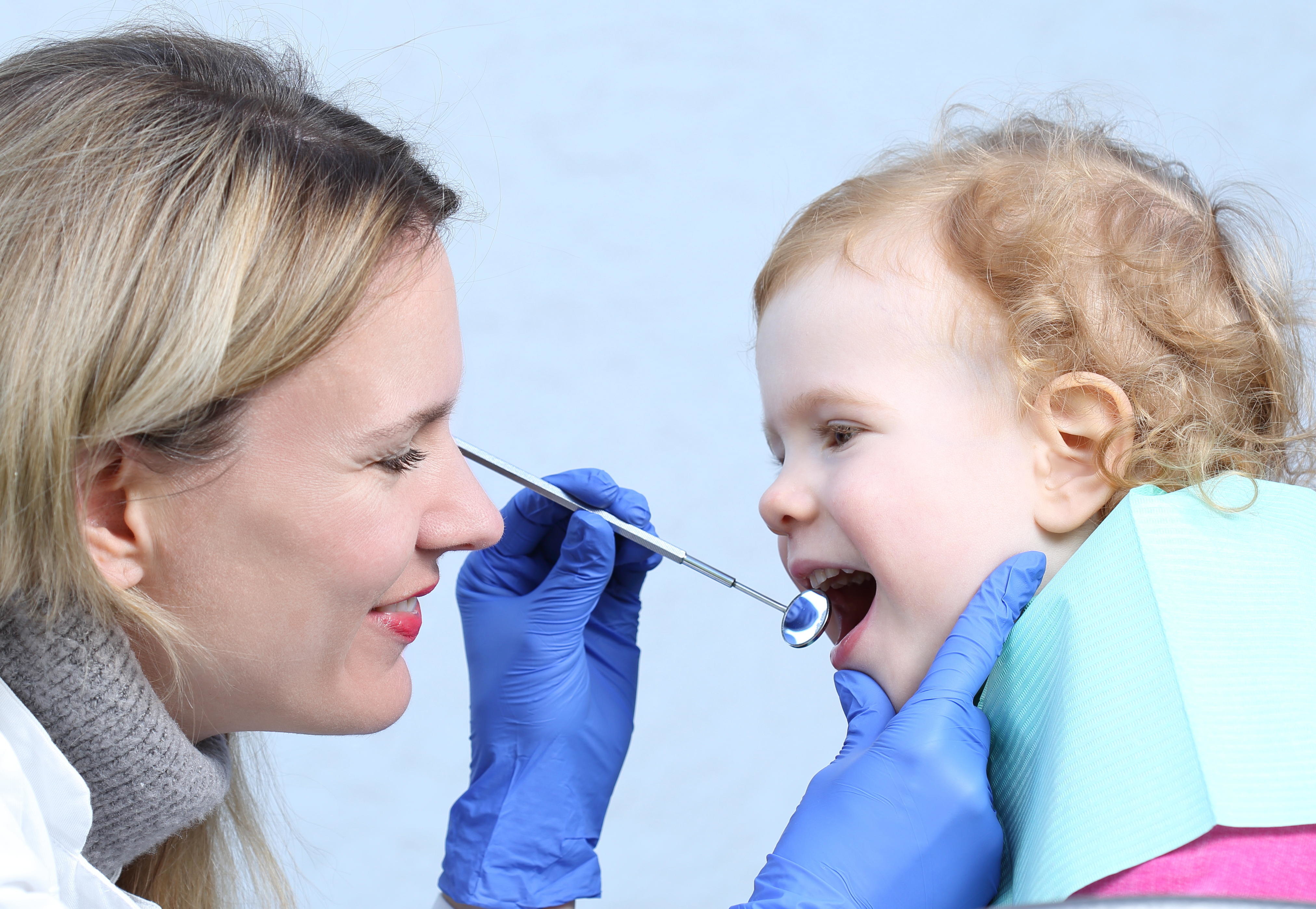 Гигиена зубов для детей. Кариес молочных жевательных зубов. Серебрение в стоматологии. Лечение кариеса у ребенка 3. Кариес раннего детского возраста.