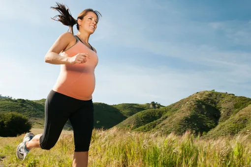 Бег во время беременности — это возможно? Советы по триместрам