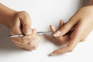 Что вы делаете с ними?! 10 простых советов, как спасти ногти