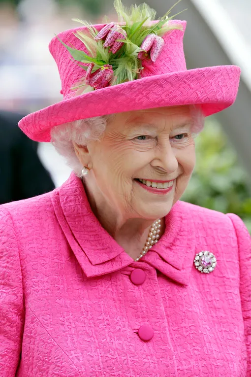 За годы на троне Соединенного Королевства Елизавета II накопила значительную сумму, по некоторым оценкам она доходит до полумиллиарда долларов