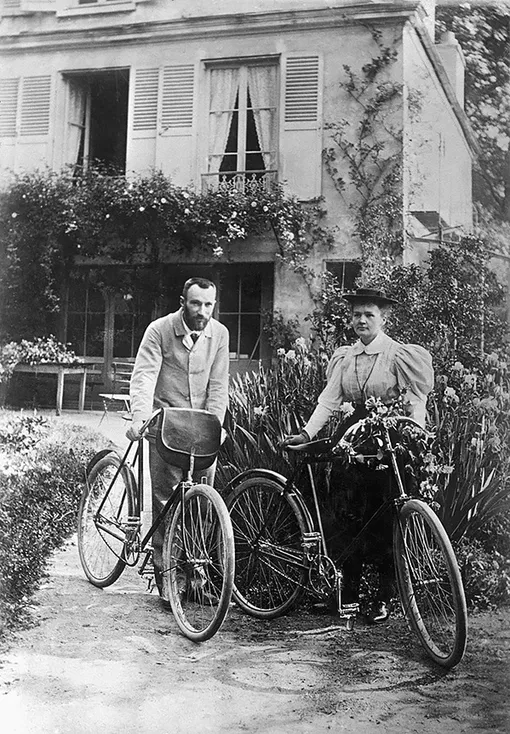 Мария Кюри: свадебное фото на велосипеде и путешествия по фронту