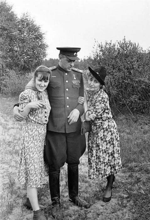 Константин Рокоссовский и две главные женщины его жизни
