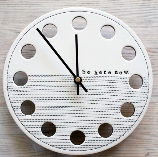 Керамические часы ручной работы "Be Here Now"
