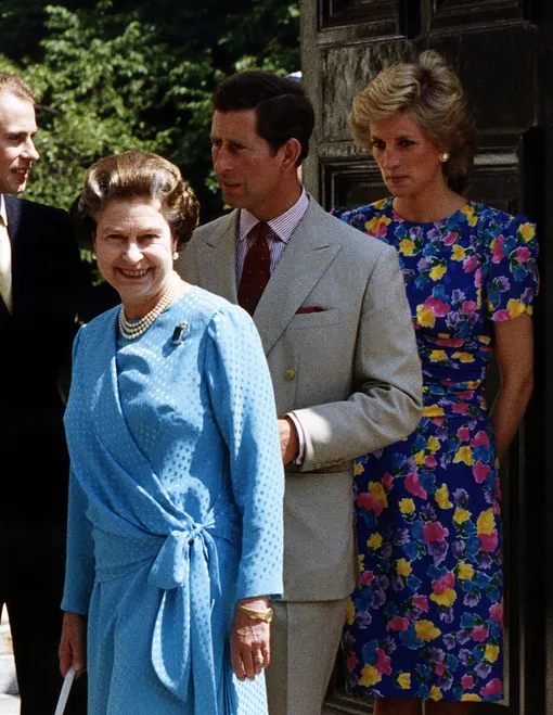 Королева Елизавета II, принц Чарльз и принцесса Диана