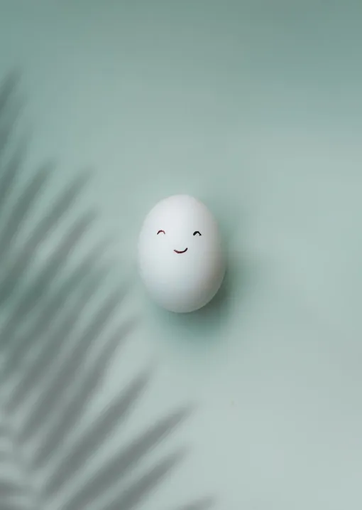 Улыбающаяся рожица на яйце