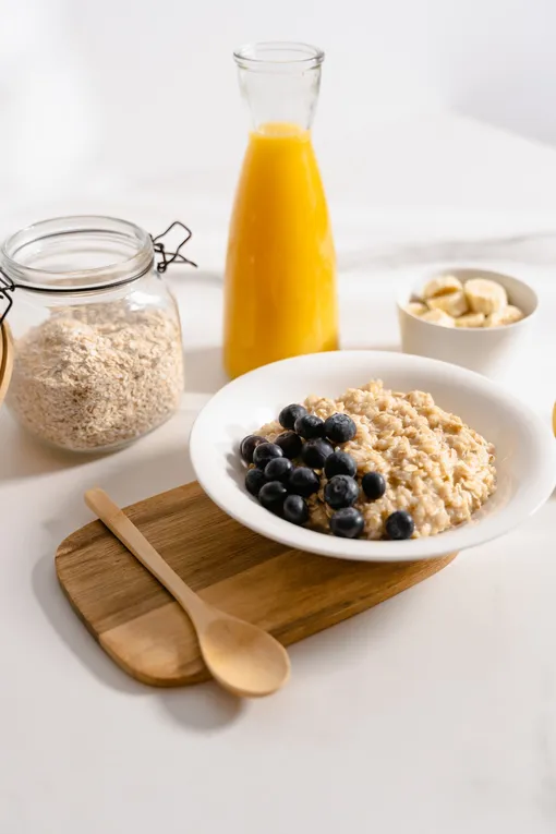 Завтрак, овсянка, какие продукты ускоряют метаболизм