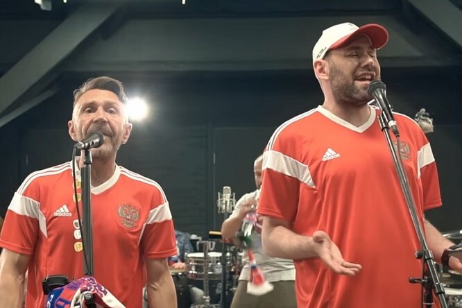 «Вы для нас чемпионы»: Семен Слепаков и Сергей Шнуров выпустили песню в поддержку российских футболистов