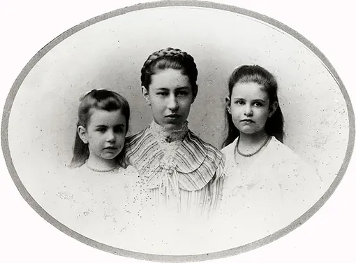 Анна, Матильда и София Фрейд, 1899