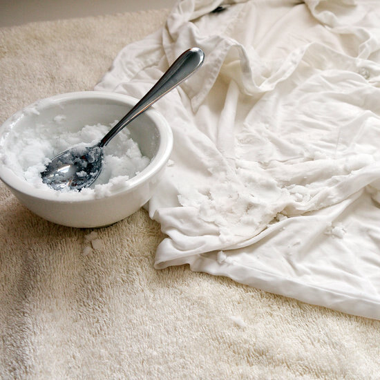 Удаление пятен дезодоранта с одежды: лайфхак, как убрать пятно от дезодоранта