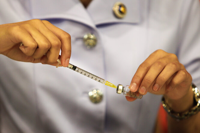 Итальянка по ошибке получила шесть доз вакцины от коронавируса