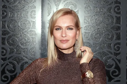 «Просто суперфигура»: 46-летняя Олеся Судзиловская выложила фото в легинсах