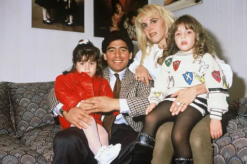 Диего Марадона: биография, карьера, достижения, фото, личная жизнь