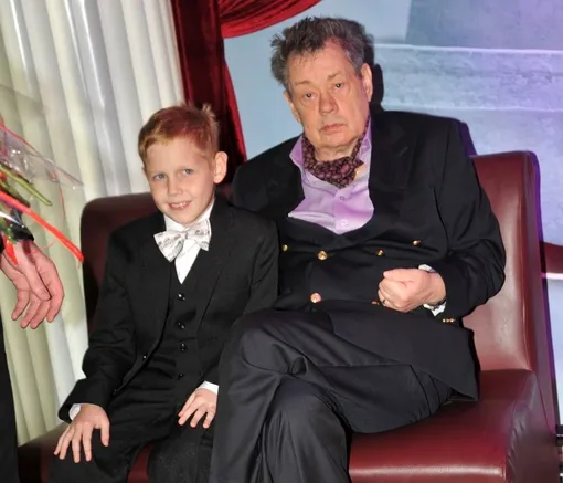 Караченцов с внуком