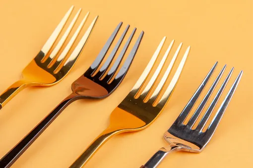 Не только для еды и самозащиты: 8 лайфхаков для использования вилки в быту