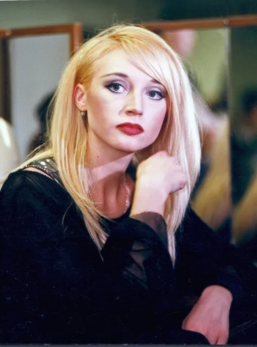 Дух 90-х: самые необычные макияжи российских знаменитостей