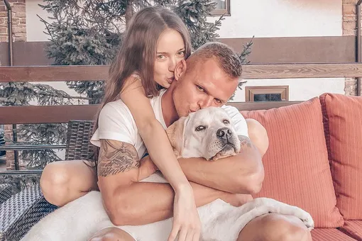 Бывший муж Бузовой футболист Дмитрий Тарасов показал трогательное фото с трехмесячной дочкой и домашним любимцем