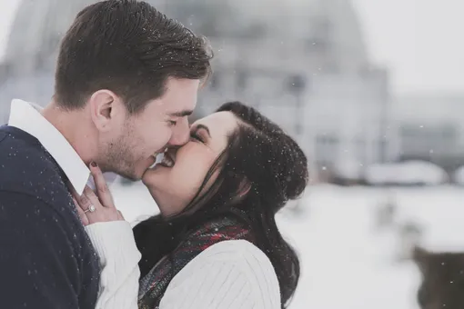 Флешмоб поцелуев устроили десятки пар в Екатеринбурге