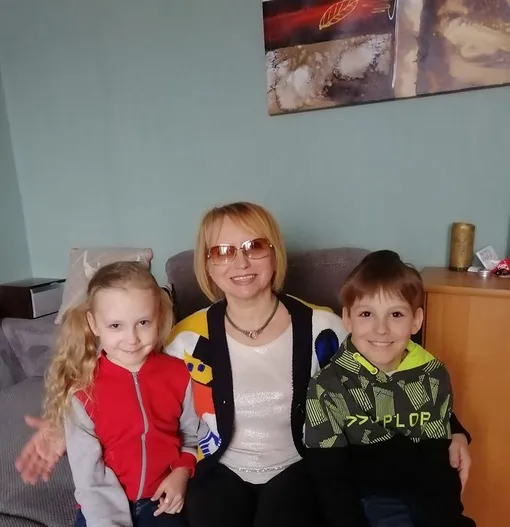 Ирина Мазуркевич с внуками Матвеем и Евой