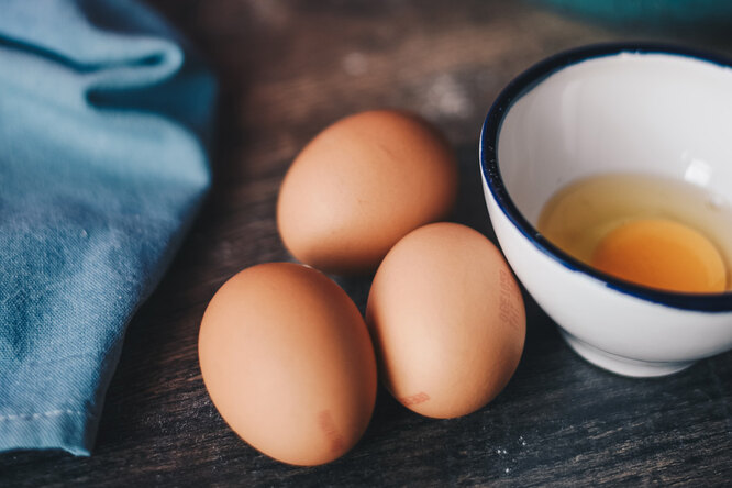 Как обычные куриные яйца могут уберечь нас от инсульта?