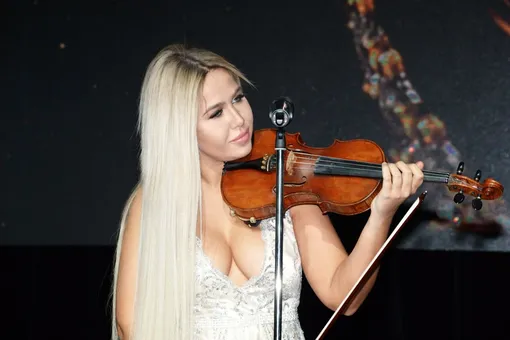 Мария Кохно — скрипачка
