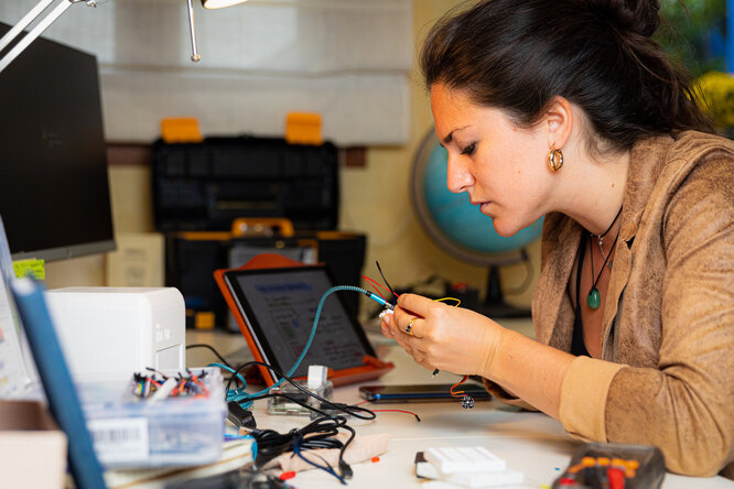 23-летняя Худит Хиро Бенет изобрела домашнее устройство для скрининга РМЖ