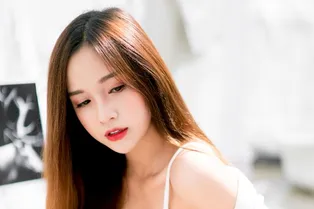 Техника макияжа джамсу: зачем кореянки опускают лицо в воду