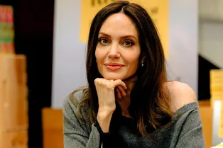 Анджелину Джоли сняли в одной из кофеен Львова