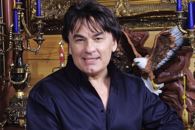 «Красавец-мужчина!» Александр Серов опубликовал фото из армейского прошлого «Красавец-мужчина!» Александр Серов опубликовал фото из армейского прошлого