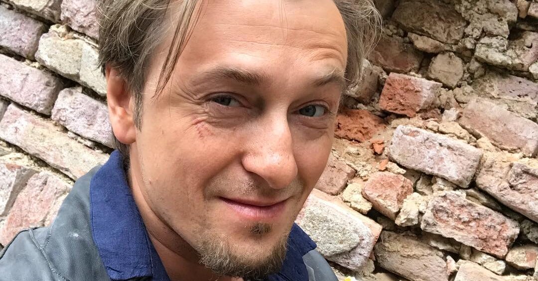 Отец сергея безрукова фото Пошла папой работать": Сергей Безруков показал двухлетнюю дочь в смешном образе