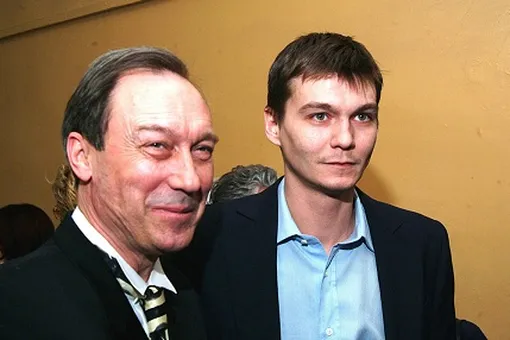 Смотрите, Олег поднимается в небо" - Обсуждение статьи