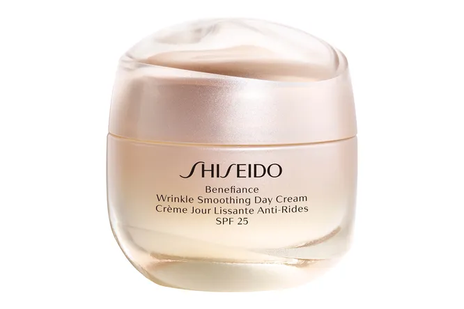 Дневной крем, разглаживающий морщины, Benefiance SPF 25, Shiseido