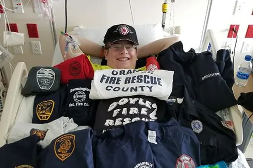 Подросток попросил форму пожарного, чтобы бороться с раком