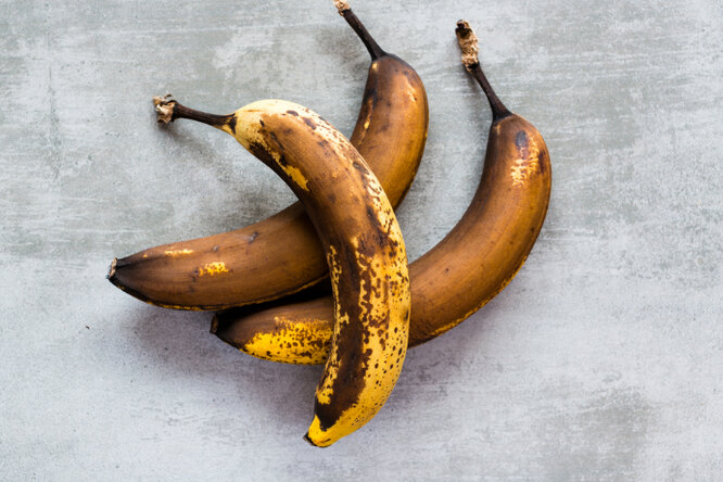 Что делать с перезревшими бананами? Только не выбрасывать!