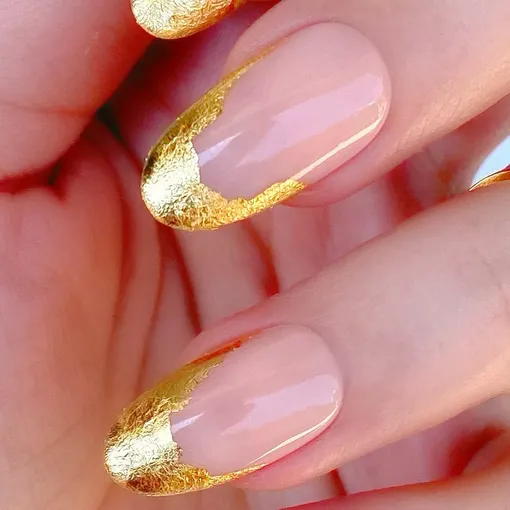 Золотой френч на длинные ногти