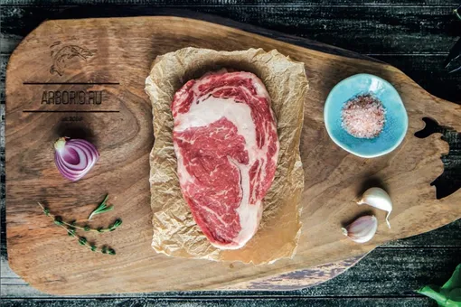 6 заблуждений о «правильных» стейках, из-за которых можно испортить хорошее мясо