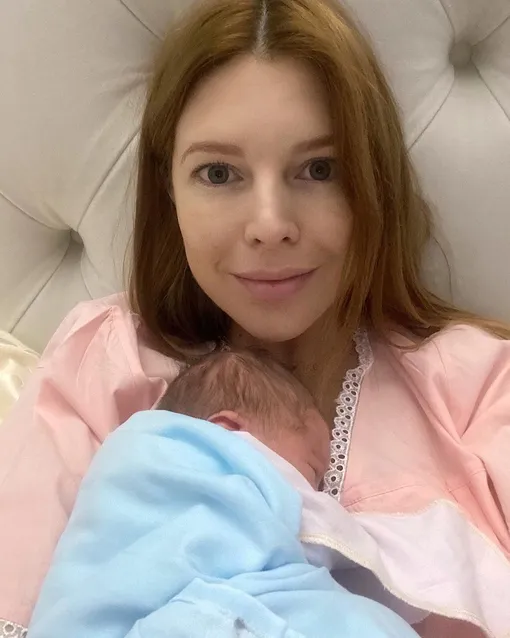 Наталья Подольская с новорожденным сыном Иваном