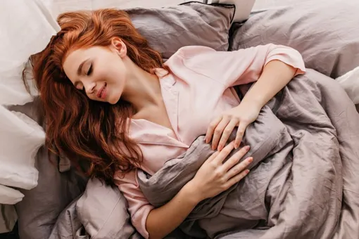 При выборе стороны кровати многим важно насколько комфортно на нее укладываться