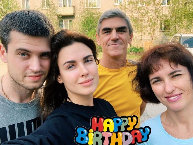 Ирина Антоненко с родителями и братом