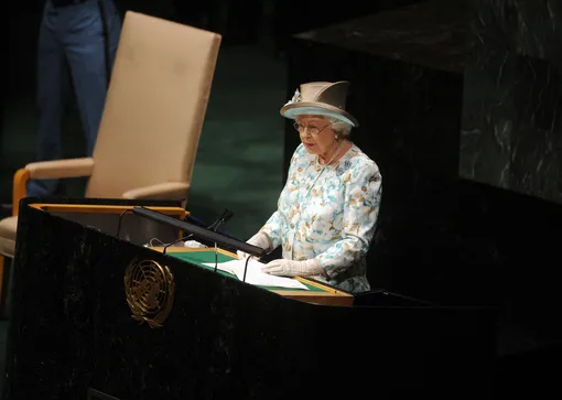 Королева Елизавета II выступает в ООН, 6 июля 2010 г.