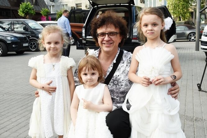 Новая подруга Ромы Жукова, оставившего жену с 6 детьми: «Они год уже вместе не жили»
