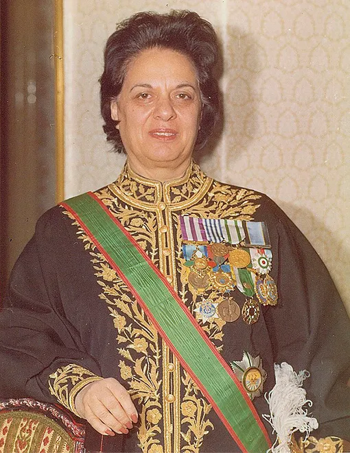 Фаррухру Парса. Одна из первых женщин-врачей Ирана, первая и последняя женщина-министр в стране